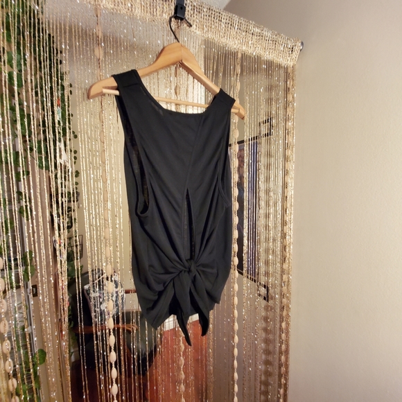 Black tie back tank top - Picture 1 of 7